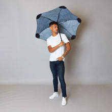 Laden Sie das Bild in den Galerie-Viewer, 2021 Classic Camo Stealth Blunt Umbrella Model Front View