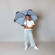 Laden Sie das Bild in den Galerie-Viewer, 2020 Classic Houndstooth Blunt Umbrella Model Front View