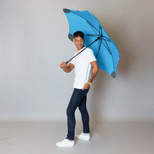 Laden Sie das Bild in den Galerie-Viewer, 2020 Blue Exec Blunt Umbrella Model Side View