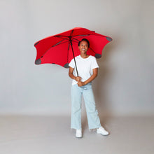 Laden Sie das Bild in den Galerie-Viewer, 2020 Red Exec Blunt Umbrella Model Front View