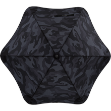 Laden Sie das Bild in den Galerie-Viewer, 2021 Classic Camo Stealth Blunt Umbrella Top View