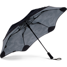 Laden Sie das Bild in den Galerie-Viewer, 2020 Metro Camo Stealth Blunt Umbrella Under View