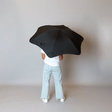 Laden Sie das Bild in den Galerie-Viewer, 2020 Classic Black Blunt Umbrella Model Back View