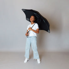 Laden Sie das Bild in den Galerie-Viewer, 2020 Classic Black Blunt Umbrella Model Front View