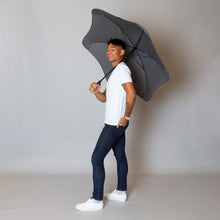 Laden Sie das Bild in den Galerie-Viewer, 2020 Classic Charcoal Blunt Umbrella Model Side View