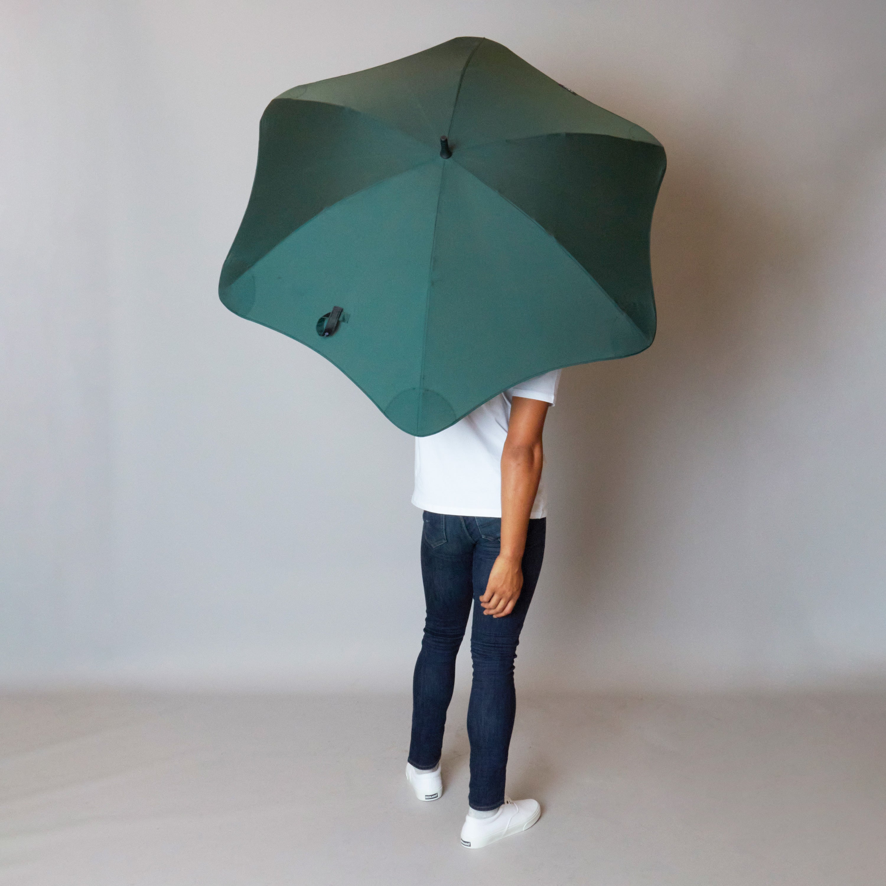 2020 Classic Green Blunt Umbrella Model Back View