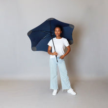 Laden Sie das Bild in den Galerie-Viewer, 2020 Classic Navy Blunt Umbrella Model Front View