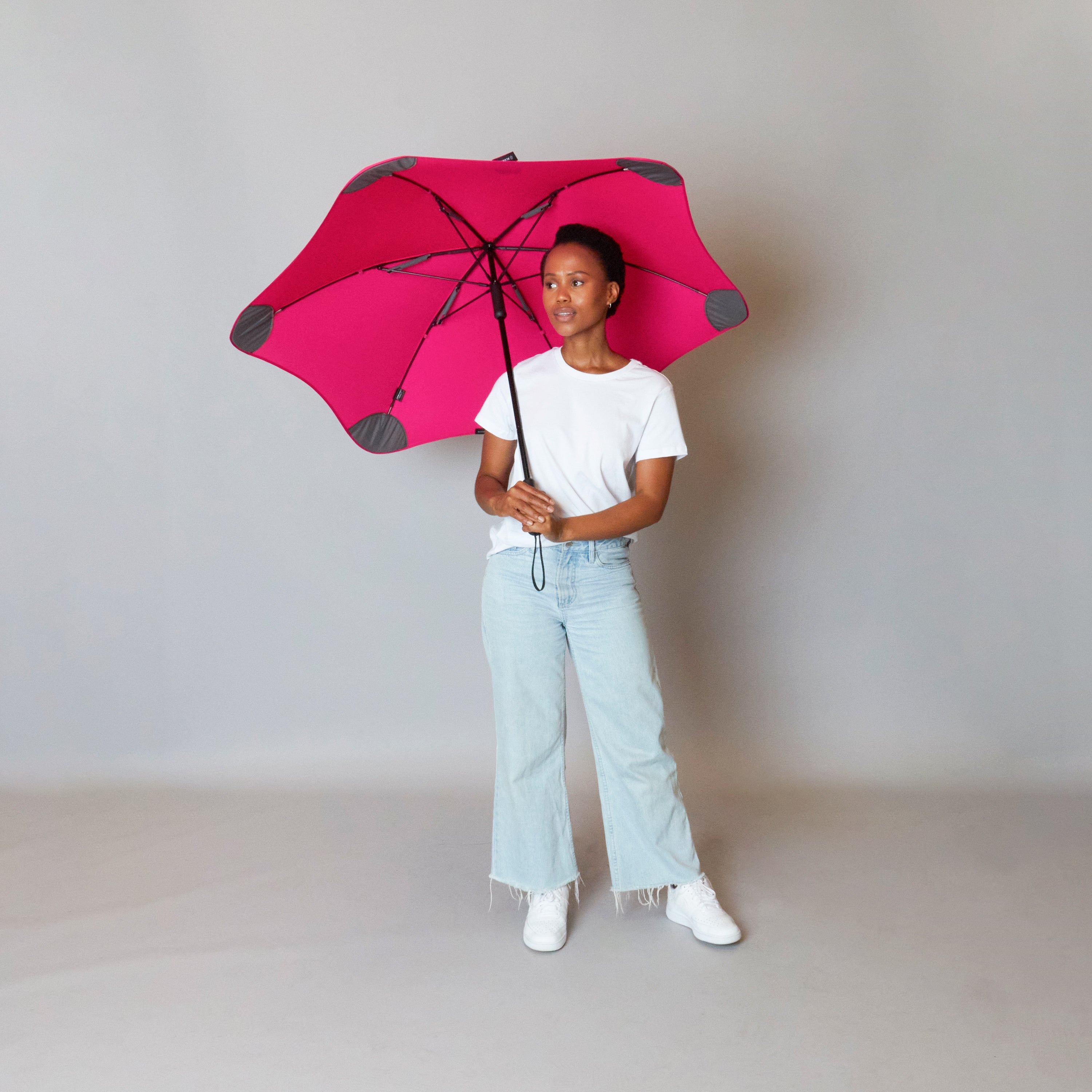 2020 Classic Pink Blunt Umbrella Model Front View