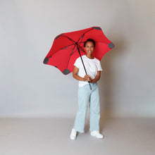 Laden Sie das Bild in den Galerie-Viewer, 2020 Classic Red Blunt Umbrella Model Front View
