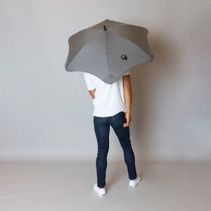 2020 Charcoal Coupe Blunt Umbrella Model Back View