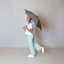 Laden Sie das Bild in den Galerie-Viewer, 2020 Charcoal Coupe Blunt Umbrella Model Side View