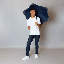 Laden Sie das Bild in den Galerie-Viewer, 2020 Navy Coupe Blunt Umbrella Model Front View