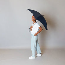 Laden Sie das Bild in den Galerie-Viewer, 2020 Navy Coupe Blunt Umbrella Model Side View
