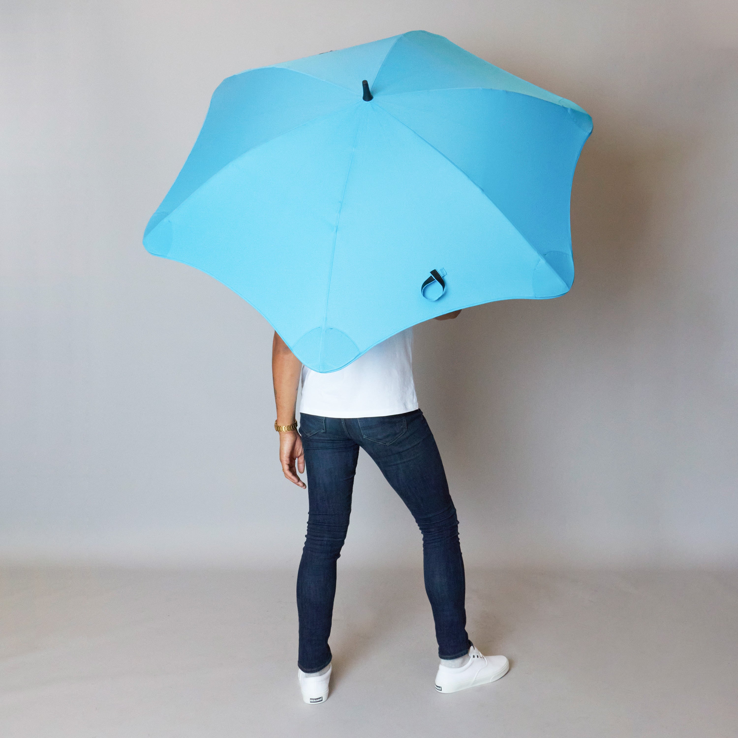 2020 Blue Exec Blunt Umbrella Model Back View