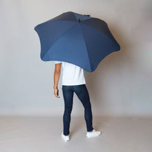 Laden Sie das Bild in den Galerie-Viewer, 2020 Navy Exec Blunt Umbrella Model Back View