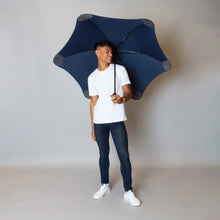 Laden Sie das Bild in den Galerie-Viewer, 2020 Navy Exec Blunt Umbrella Model Front View