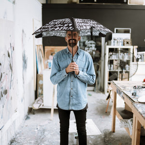 2020 Metro Blacklist Blunt Umbrella lifestyle View 4