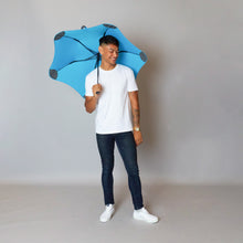 Laden Sie das Bild in den Galerie-Viewer, 2020 Metro Blue Blunt Umbrella Model Front View