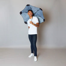 Laden Sie das Bild in den Galerie-Viewer, 2021 Metro Camo Stealth Blunt Umbrella Model Front View