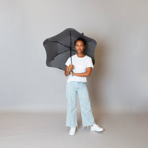 2020 Metro Charcoal Blunt Umbrella Model Front View