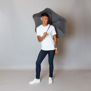 2020 Metro Charcoal Blunt Umbrella Model Front View