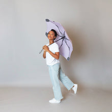 Laden Sie das Bild in den Galerie-Viewer, 2020 Metro Lilac Blunt Umbrella Model Side View