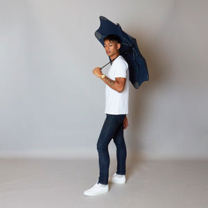 2020 Metro Navy Blunt Umbrella Model Side View