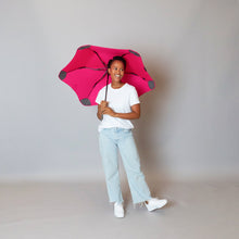 Laden Sie das Bild in den Galerie-Viewer, 2020 Metro Pink Blunt Umbrella Model Front View
