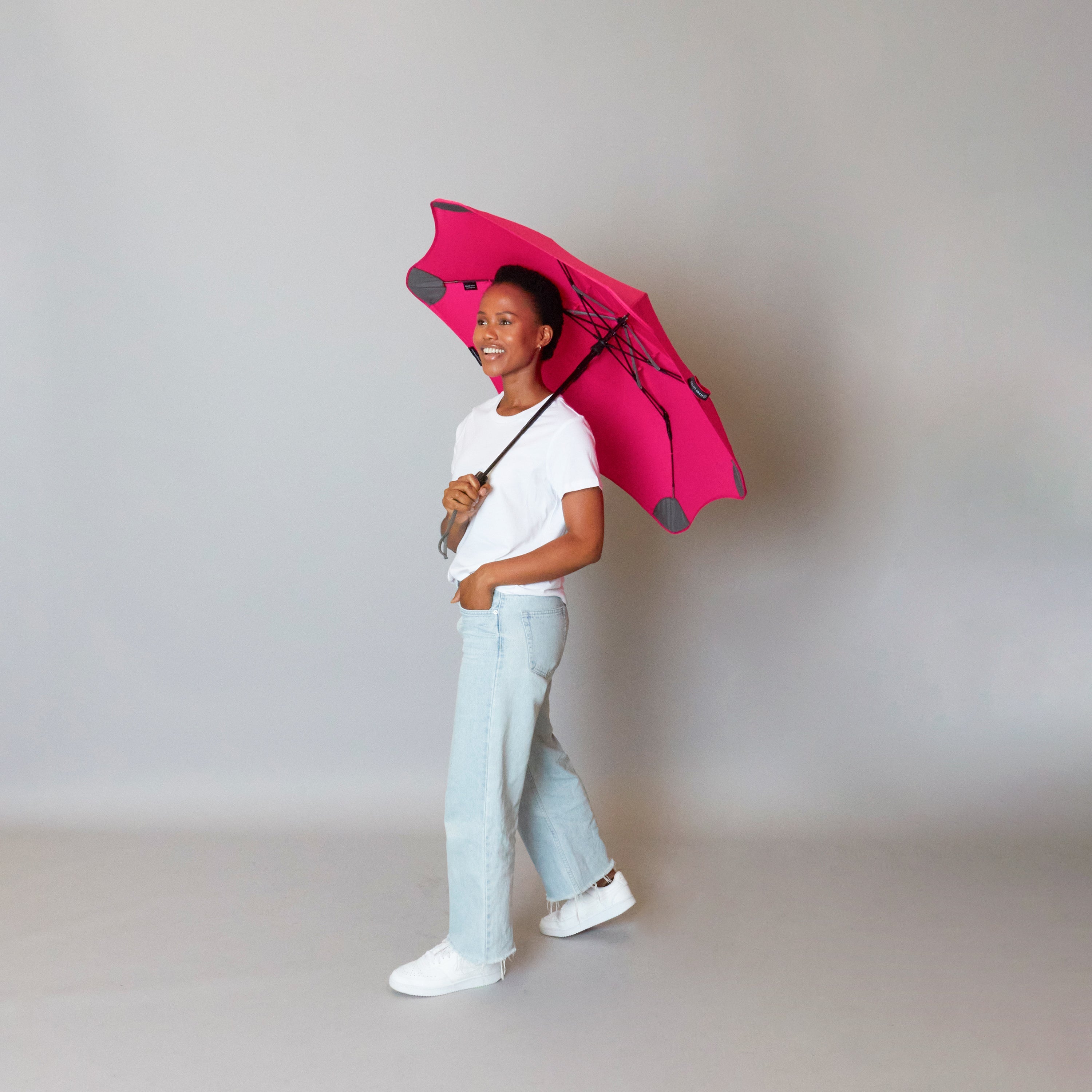 2020 Metro Pink Blunt Umbrella Model Side View