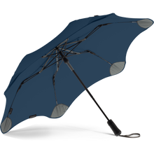 Laden Sie das Bild in den Galerie-Viewer, 2020 Metro Navy Blunt Umbrella Under View